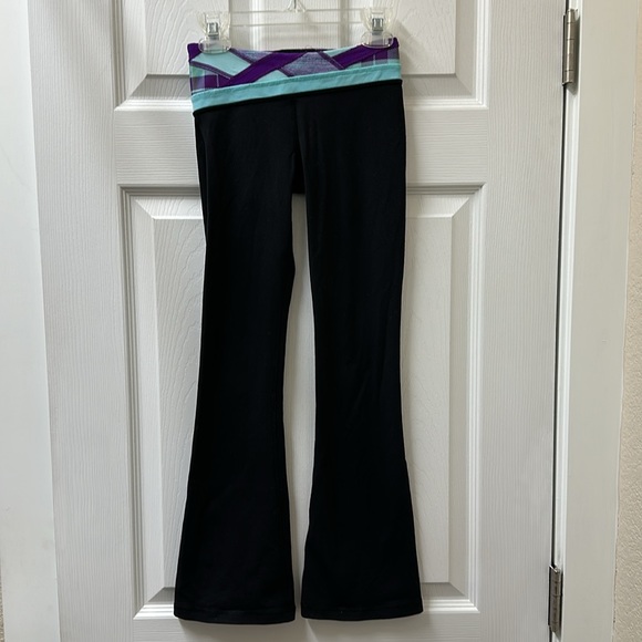 Ivivva Flare Black Leggings *Reversible - Picture 3 of 13